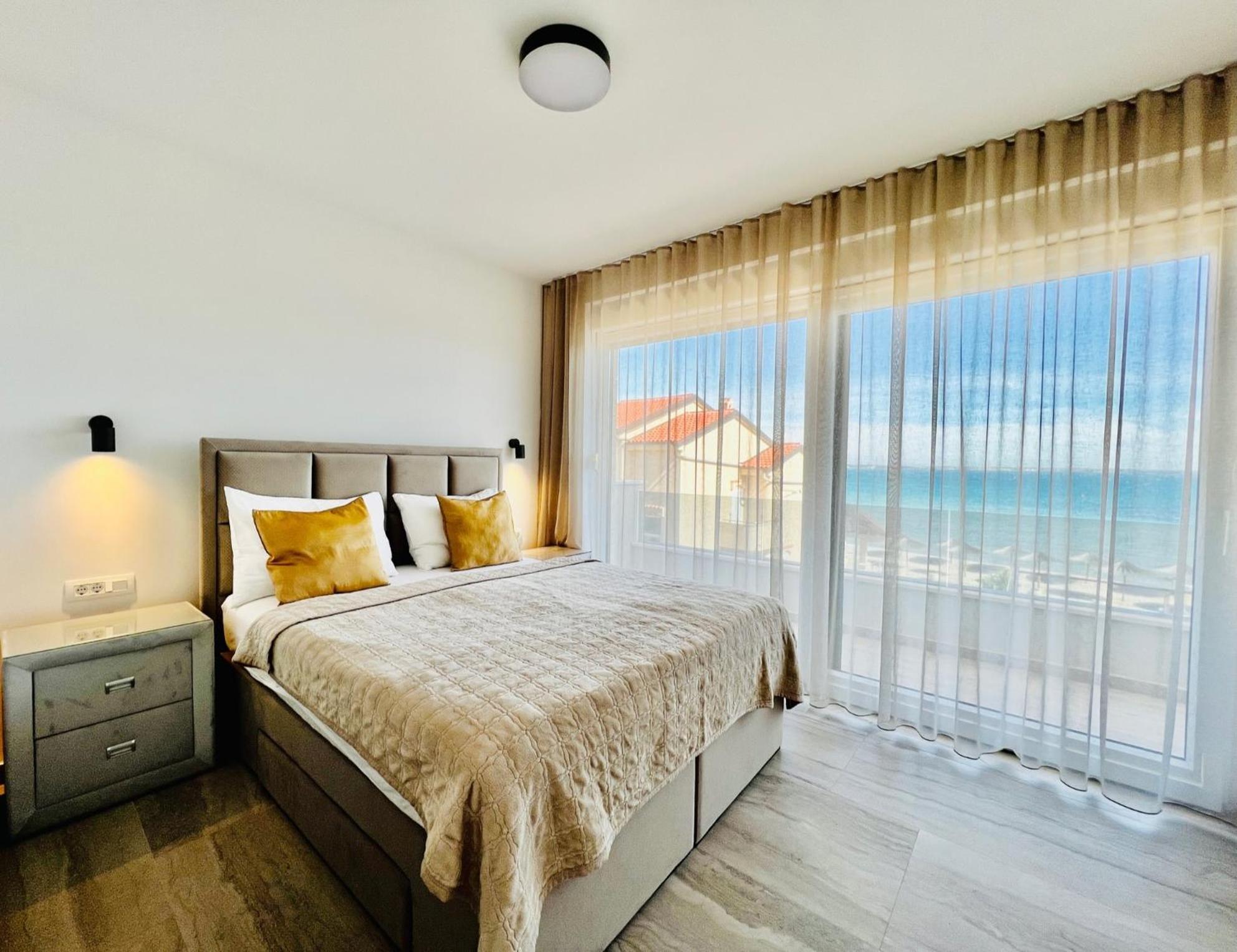 Apartments The Beach Resort Vir Exterior foto