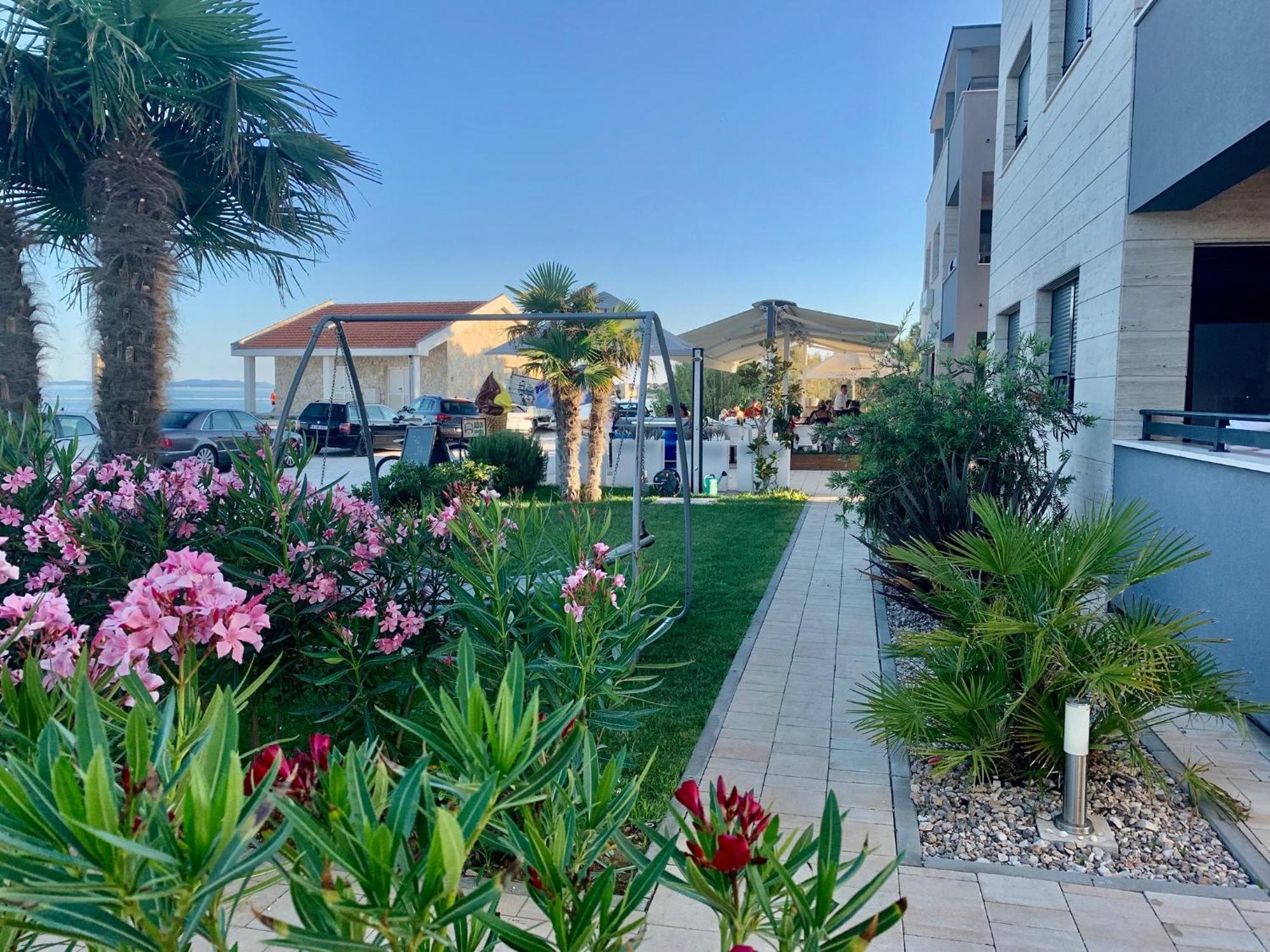Apartments The Beach Resort Vir Exterior foto