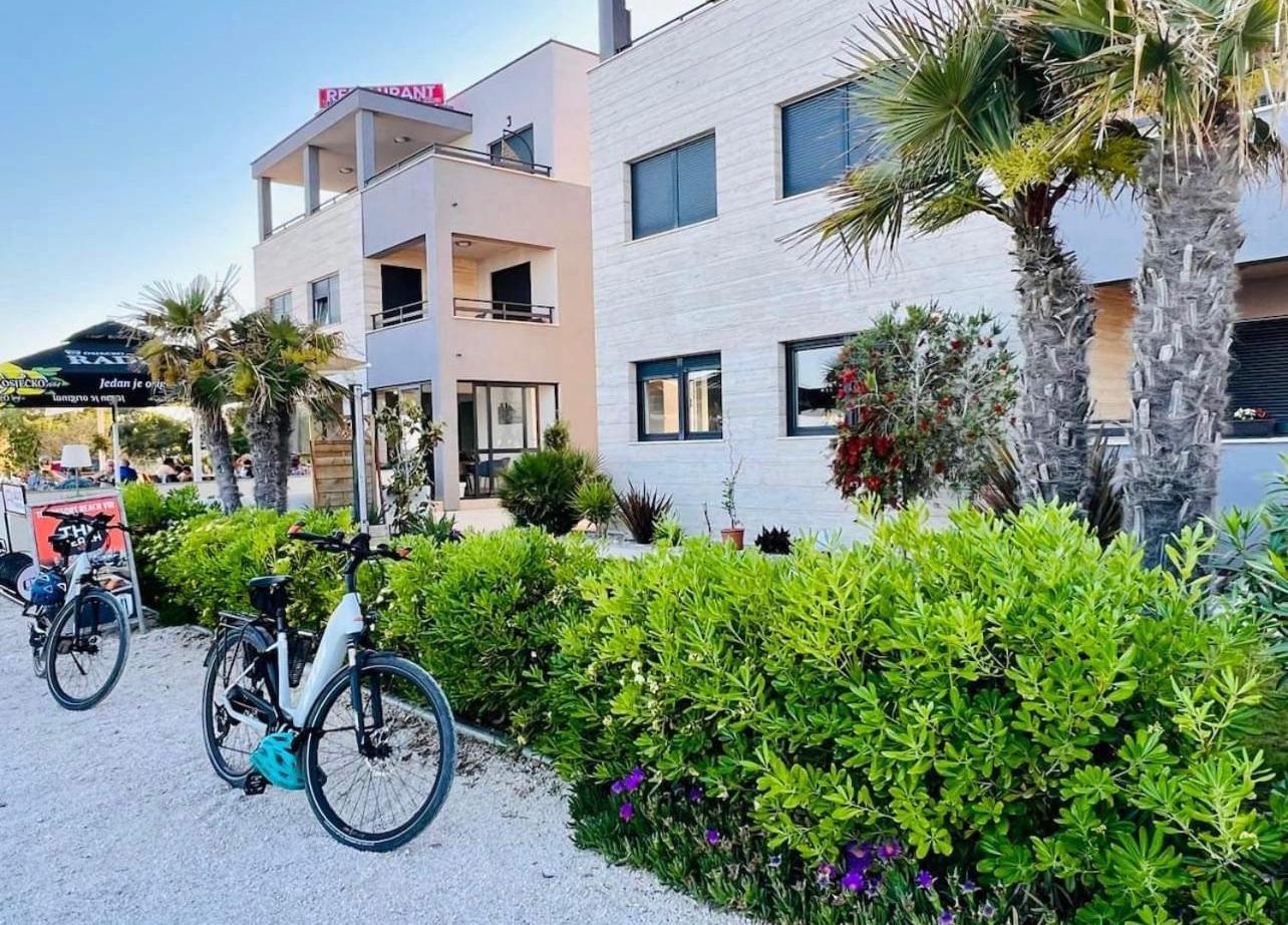 Apartments The Beach Resort Vir Exterior foto