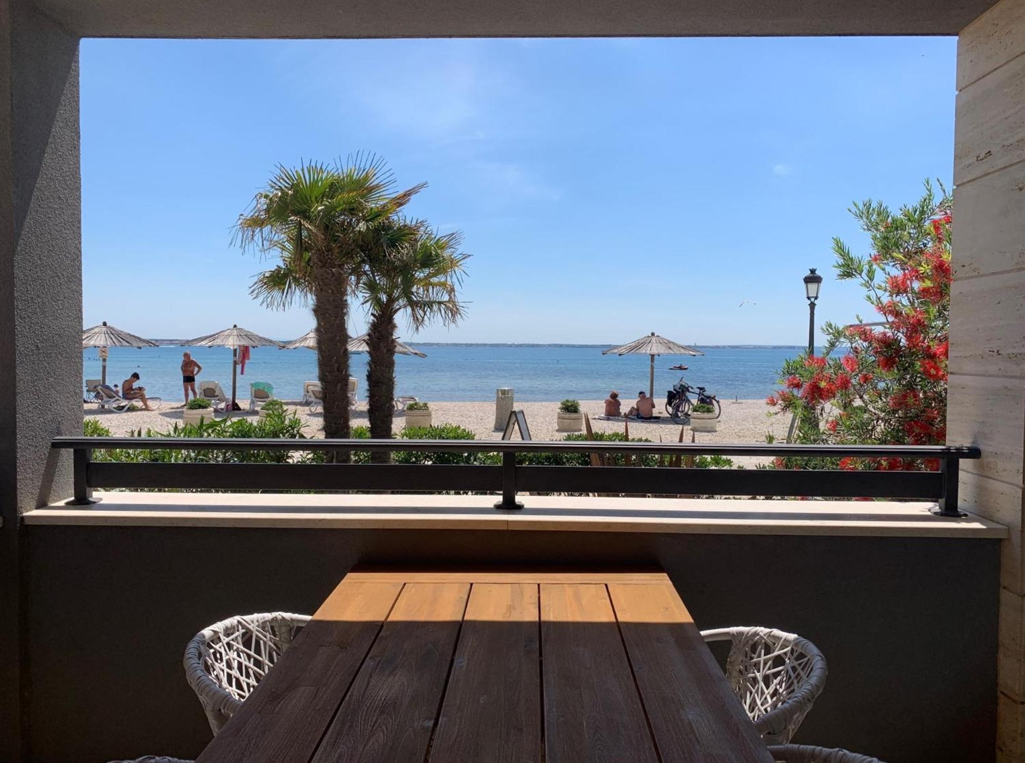 Apartments The Beach Resort Vir Exterior foto