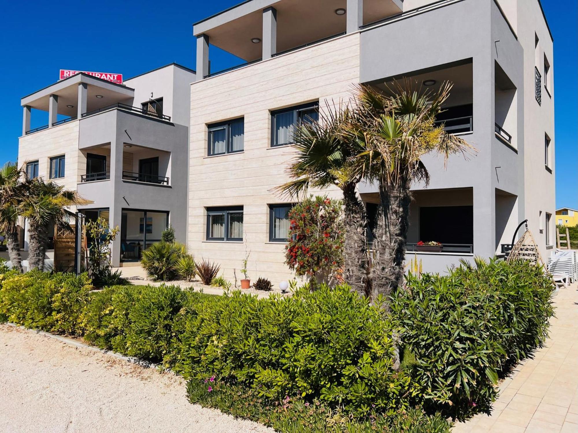 Apartments The Beach Resort Vir Exterior foto